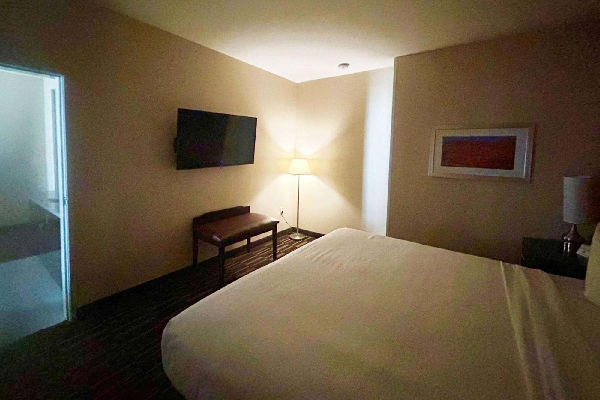 Western Desert Poppy Hotel Lancaster