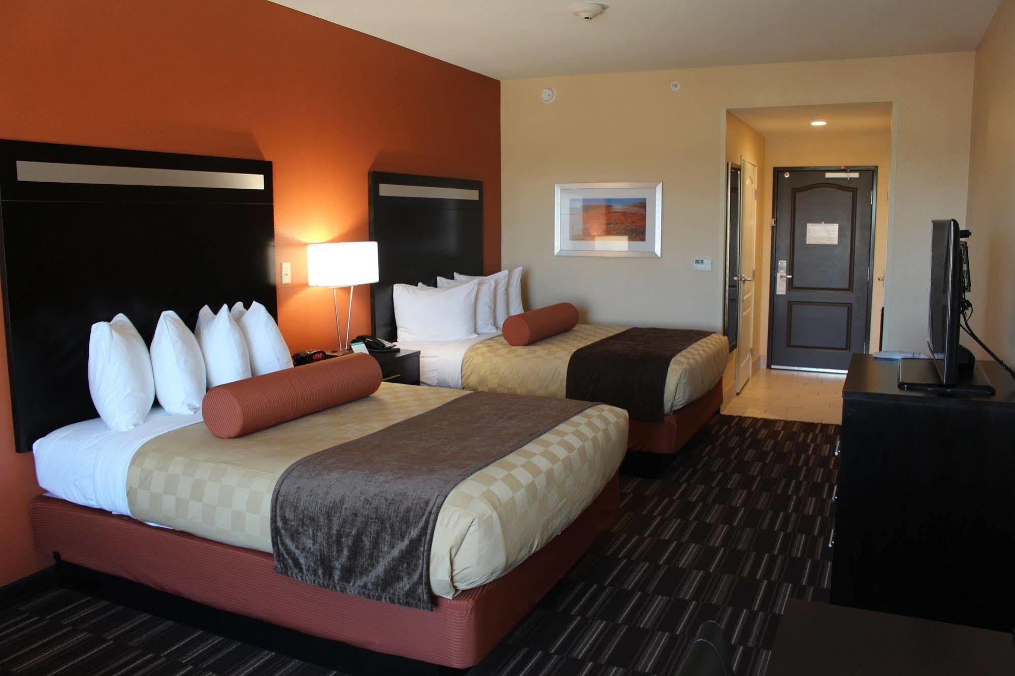 Hotel Western Desert Poppy 3*
