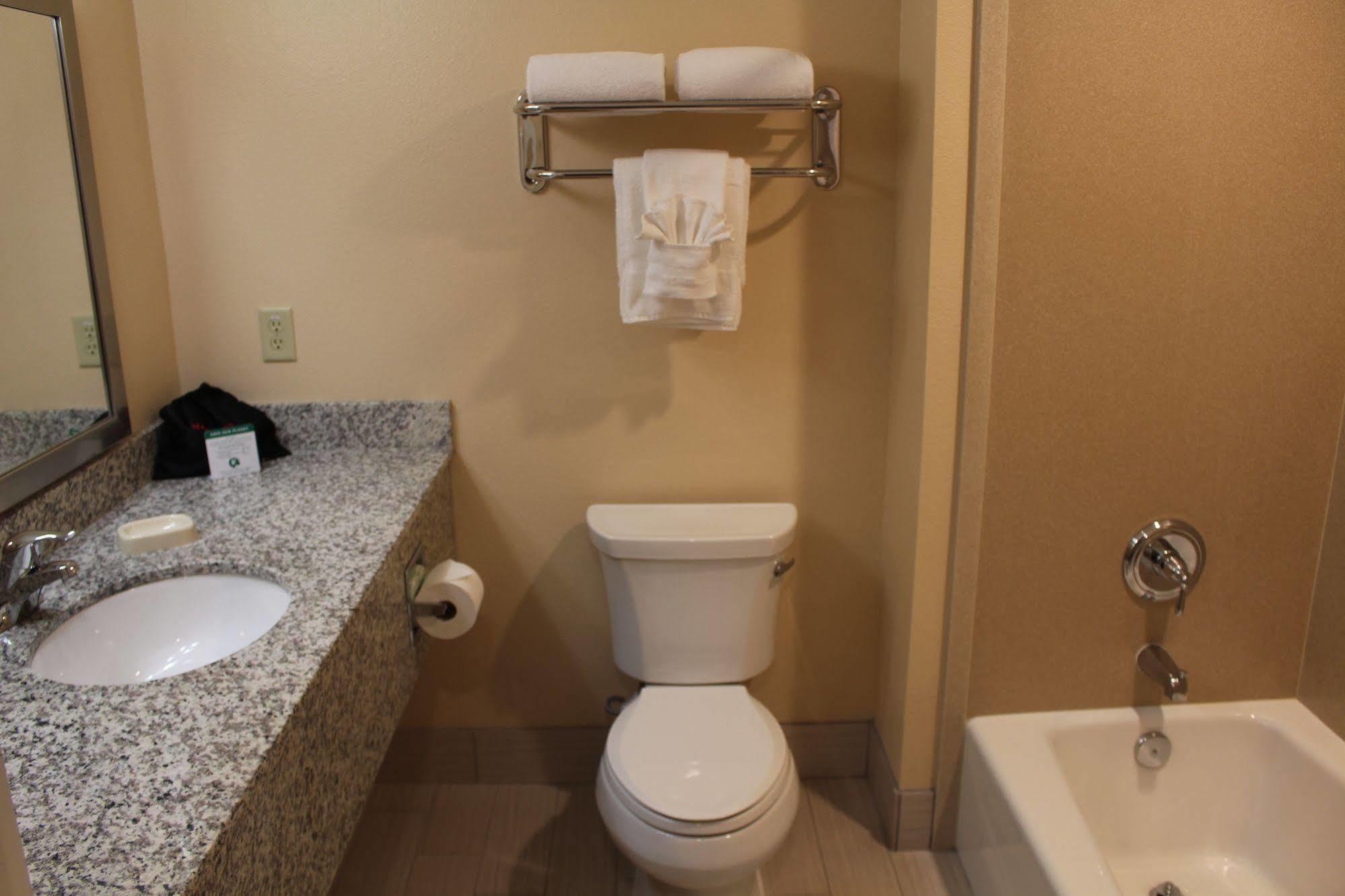 Wyndham Garden Ca 3* Lancaster